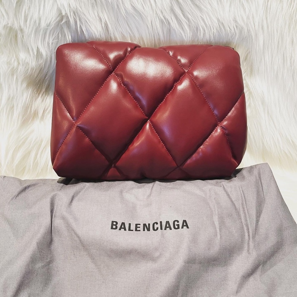❣️❣️❣️❣️SOLD❣️❣️❣️❣️Balenciaga authentic burgundy puffer pouch - Picture 4 of 7